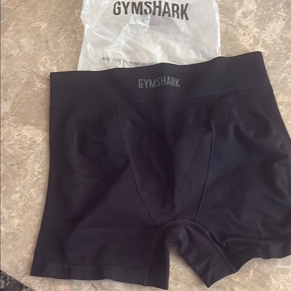 Gymshark Pants - Gymshark Black body fit short